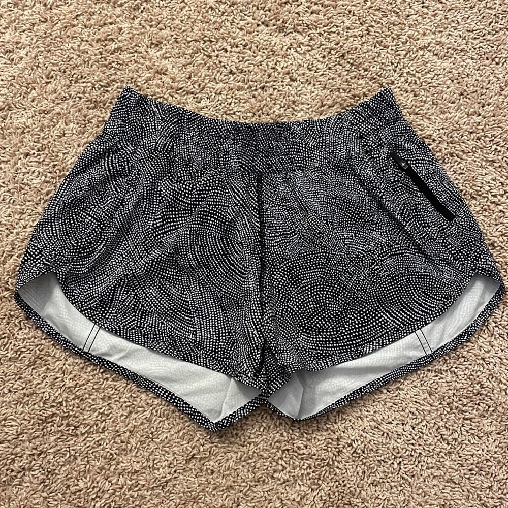 Lululemon Tracker Low Rise Shorts 4”